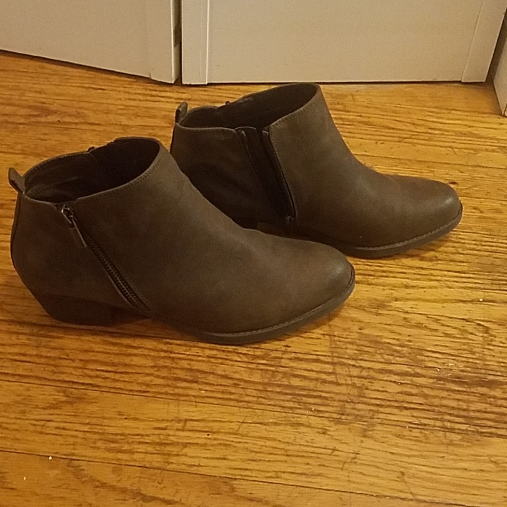 Carlos Santana dark brown boot